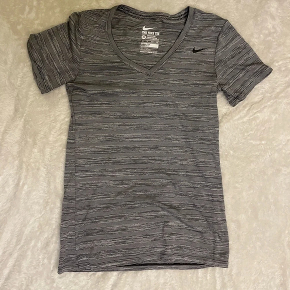 The Nike Tee - Dri Fit Athletic Cut, Size XS - Picture 1 of 4